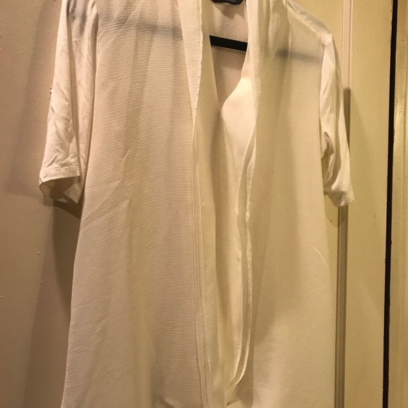 Halston winter white blouse - Picture 2 of 7